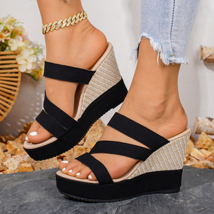�羳���Q��a�ļ��¿��¸�¶ֺ����ЬŮ�W��һ�֕r�к���⴩����