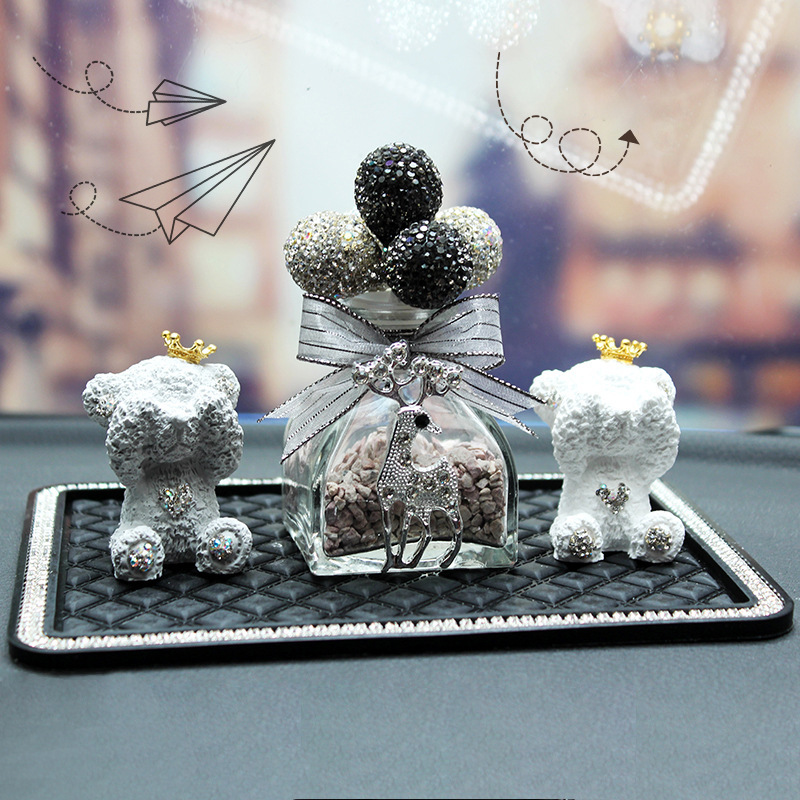 Coche aromaterapia interior bola de diamantes ciervo cisne diamante oso decoración de coche regalo creativo femenino asiento de perfume