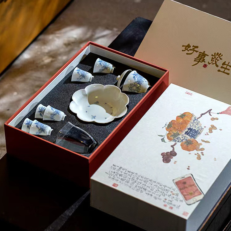 アンティークの青い花の手描きの陶磁器の蓋の碗のお茶の杯のセットの家庭用の工夫の茶器のセットのギフトボックスの文人の茶器|undefined