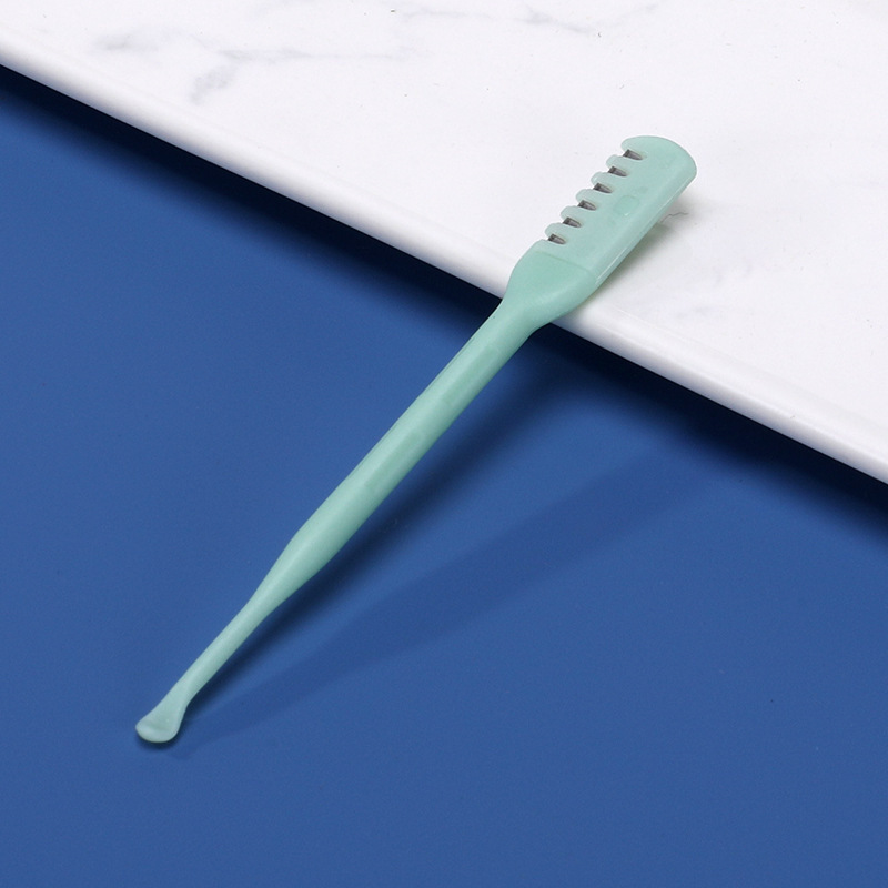 Handheld trimmer for nose