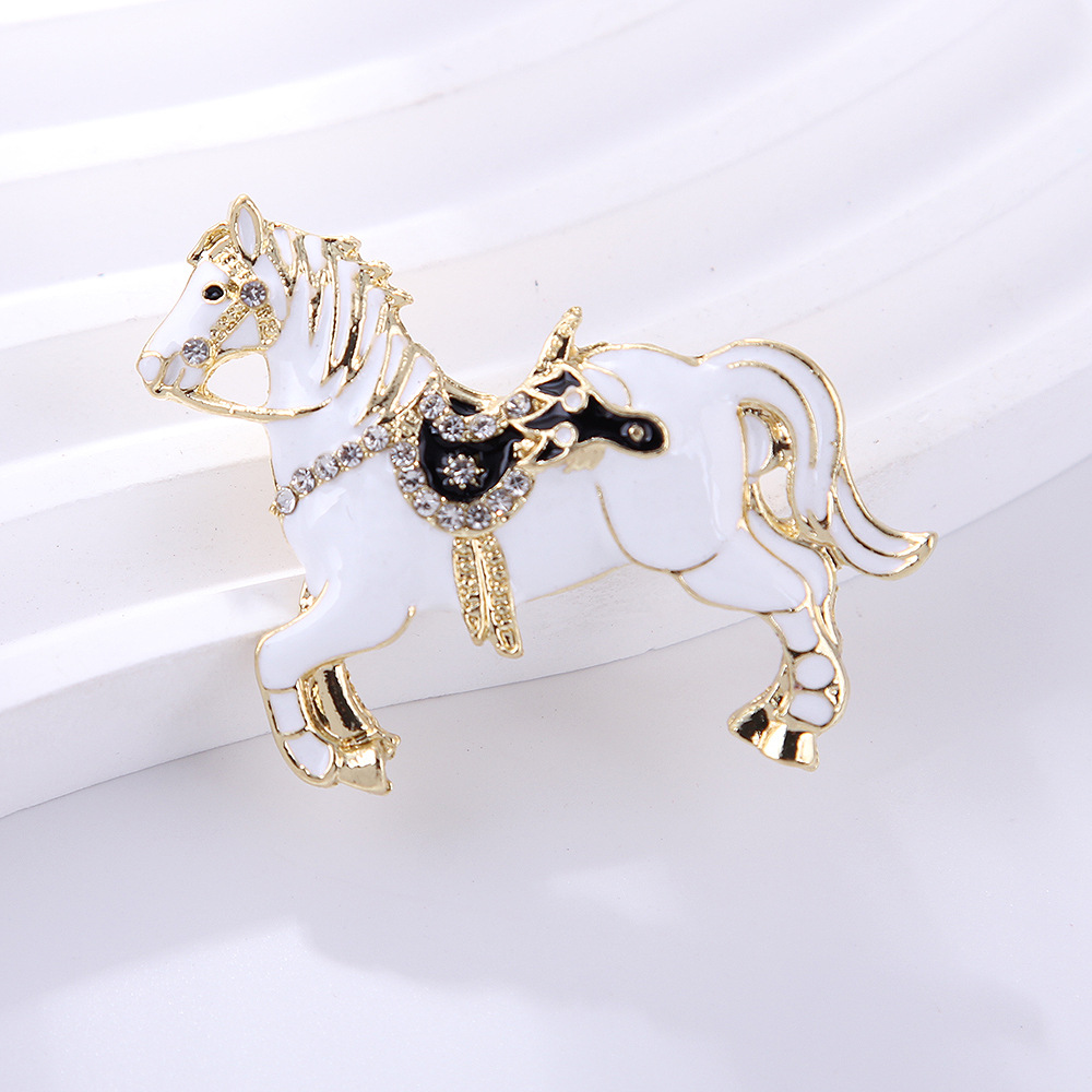 New European and American Personalized Enamel Rhinestone Oil Dripping Twelve Zodiac Horse Brooch Exquisite Suit Coat Corsage Jewelry Pin