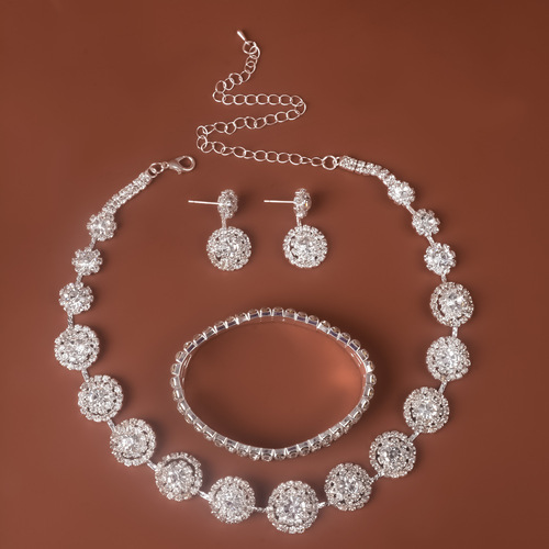 New European and American-style exaggerated rhinestone three-piece necklace set—women's versatile elastic cord bracelet, perfect for wedding attire and livestreaming factories.