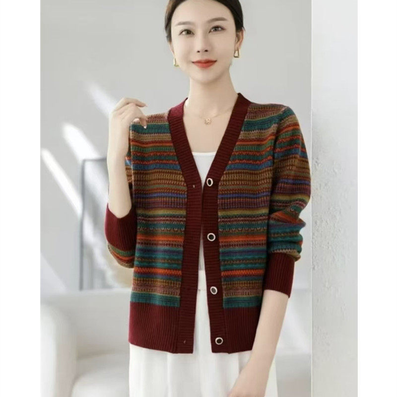 Knitted sweater coat, new autumn/winter style, loose-fitting striped cardigan for women, V-neck, fashionable, age-reducing, and versatile top