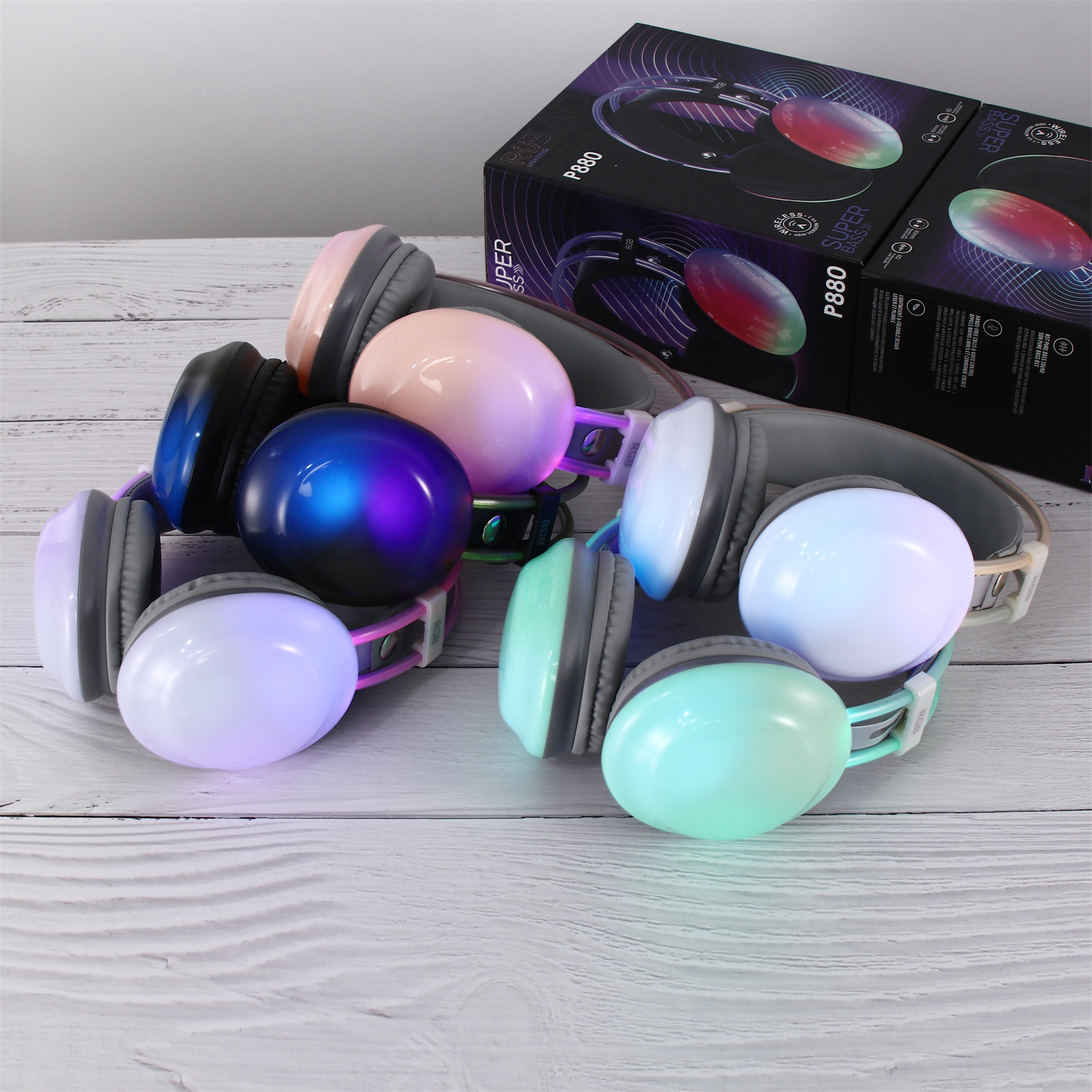 Nuevo auricular Bluetooth montado en la cabeza transfronterizo, auricular inalámbrico RGB luminoso de graves pesados, duración de la batería ultralarga y reducción de ruido