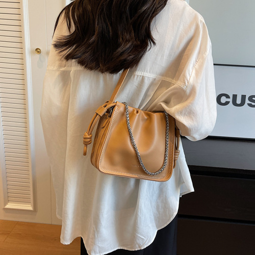 Chain pleated bag women's bag  new trendy solid color versatile shoulder bag high-end western style crossbody bag