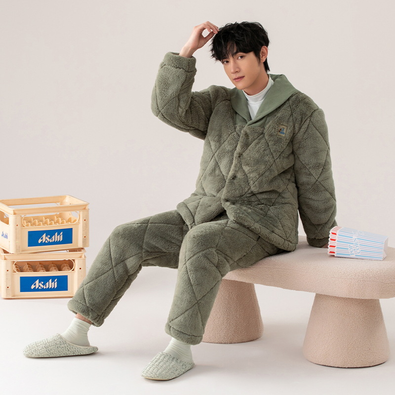 Pijama de hombre de invierno más grueso de terciopelo de algodón de coral de calor de tres capas de terciopelo de coral negro de alta calidad de otoño y invierno ropa para el hogar