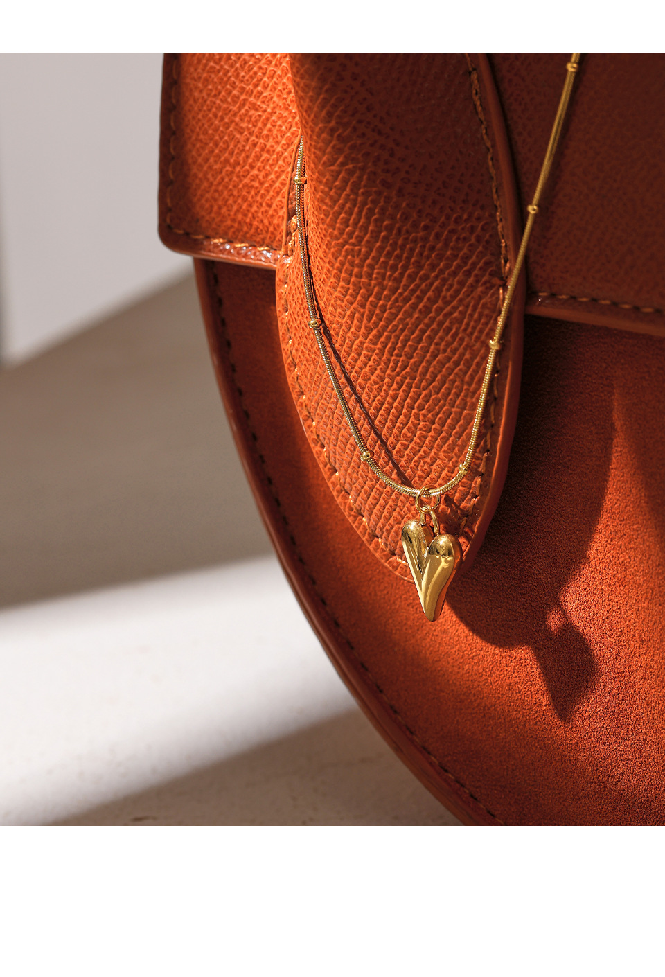 Heart Shape Pattern Women'S Gender Fashion Style PVD Coated Real Gold Plated Heart Shape Titanium Steel Fashion Waterproof Non Tarnish Pendant Necklace