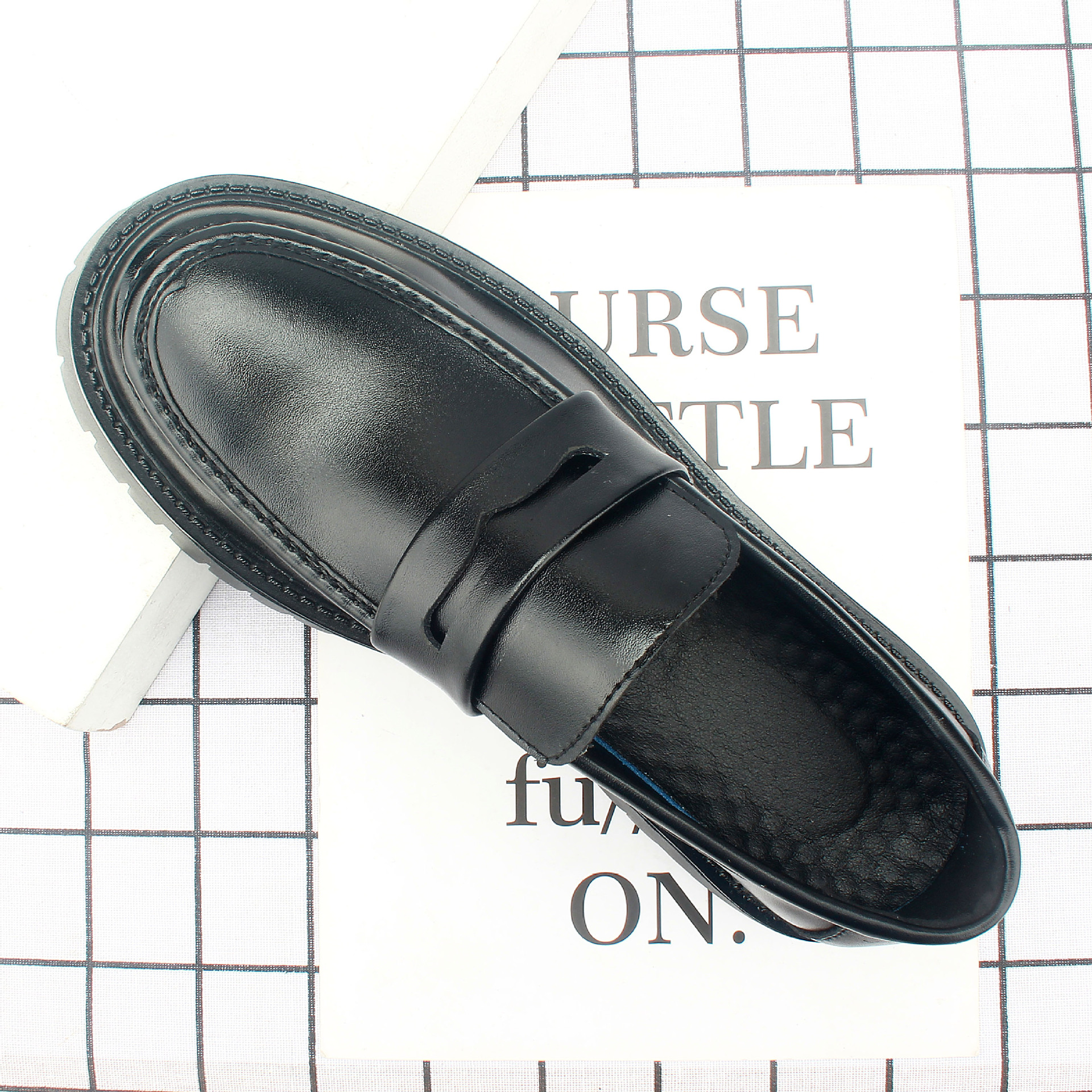 2022�¿���ʿ��ͷƤЬ�׽�����Ь������һ�ŵ�Բͷ͸������Ь368