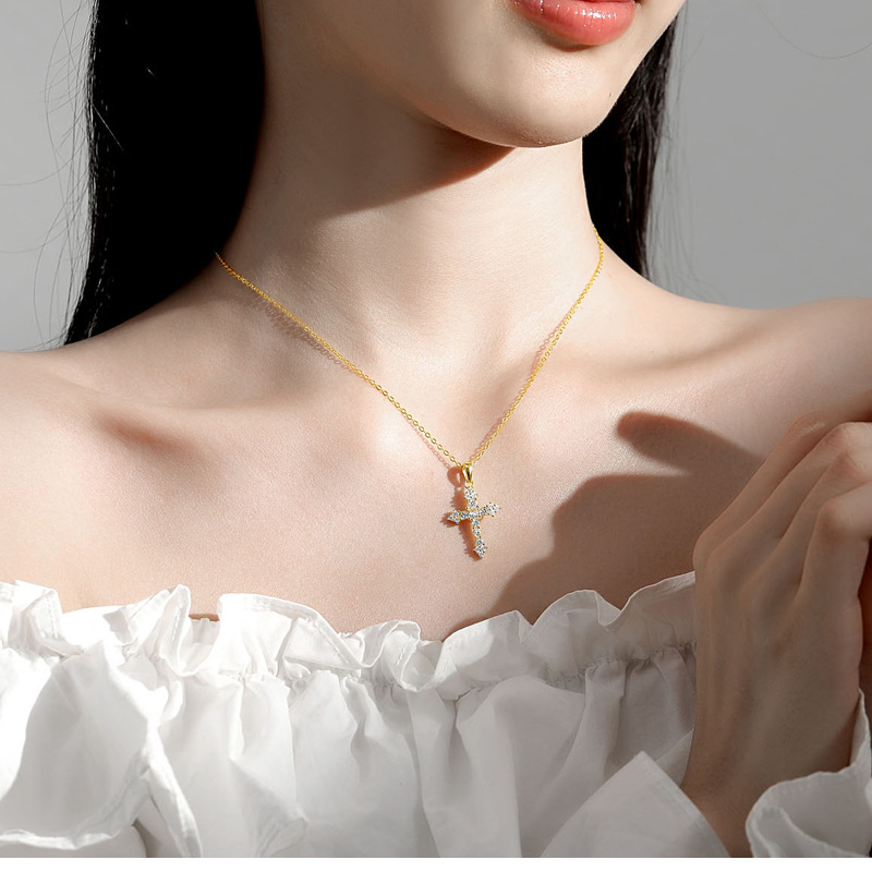 Nuevo collar 925 collar de cruz de plata Europa, América, Amazon, venta caliente transfronteriza, collar de circón, otoño e invierno no se desvanece