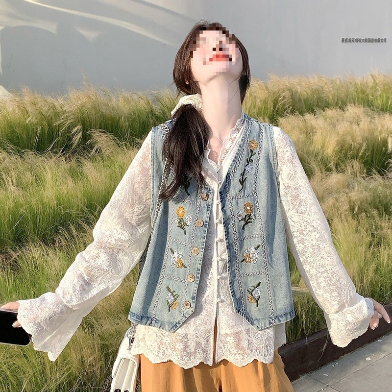 俏皮活泼两件套女2025秋新款法式绣花牛仔马甲蕾丝内搭套装印花|undefined