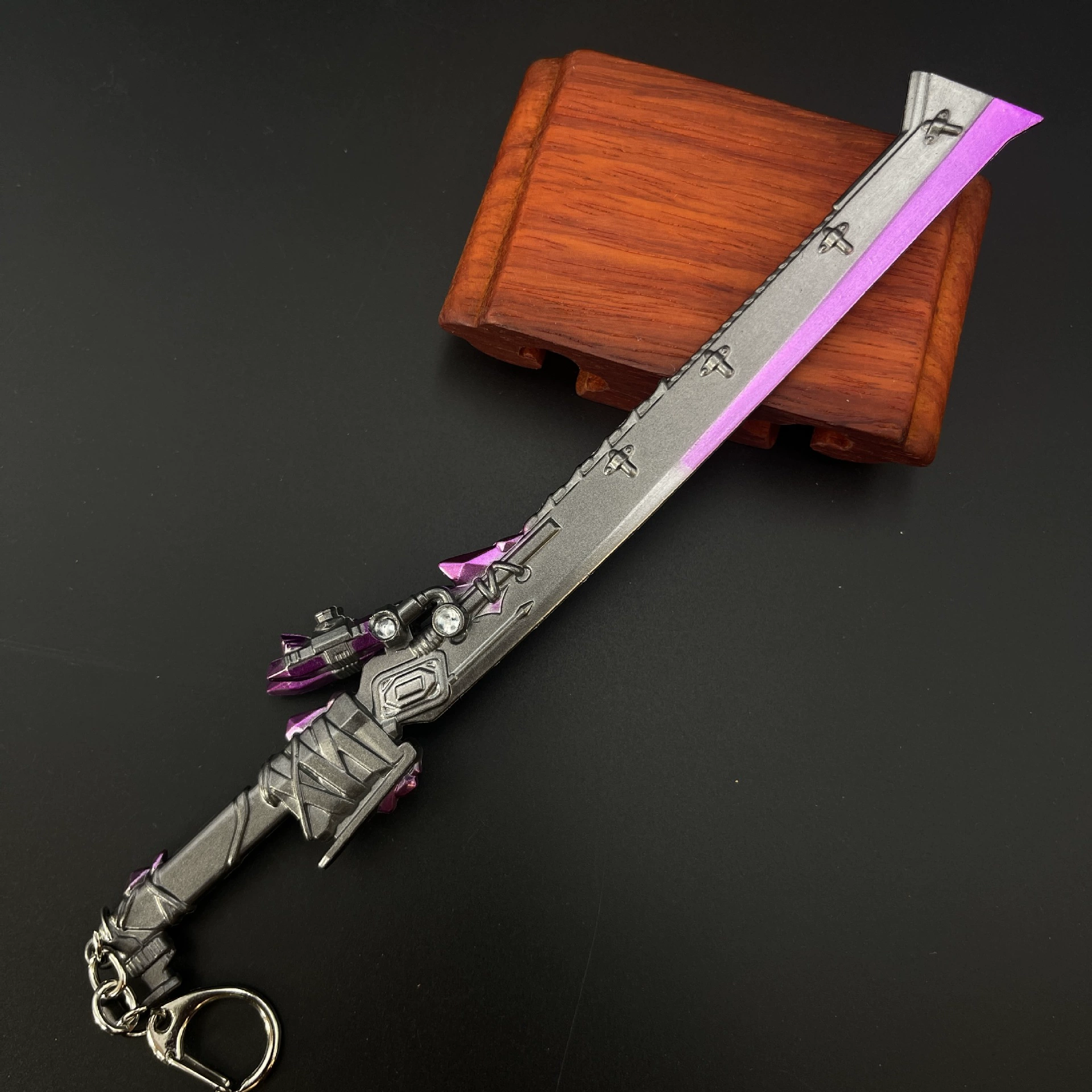 Нежа Шэньлун Нунчакус Peace Elite Game Flame Knife Cold Front Metal Crafts Ornaments Model Gift Box Pack