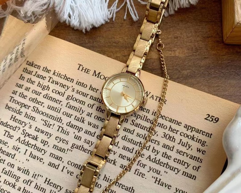 Agete同タイプ中古腕時計ミニ秀気角型麦穂レディース角型レトロ石英時計watch|undefined