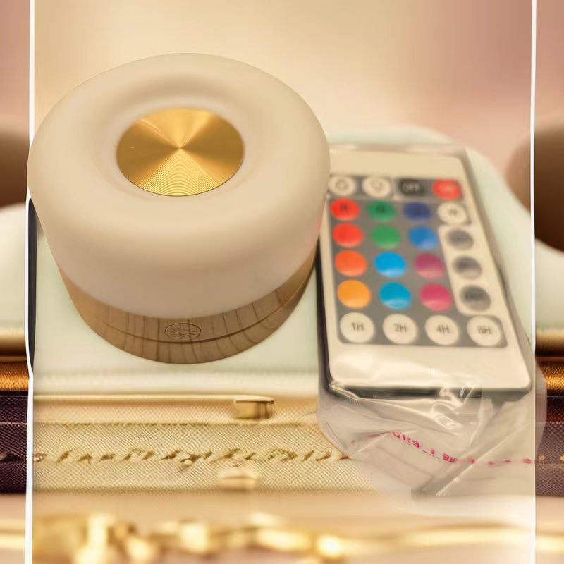 Creativa USB de carga colorida atmósfera LED camping mini noche luz materna y la alimentación del niño luz al por mayor fabricante