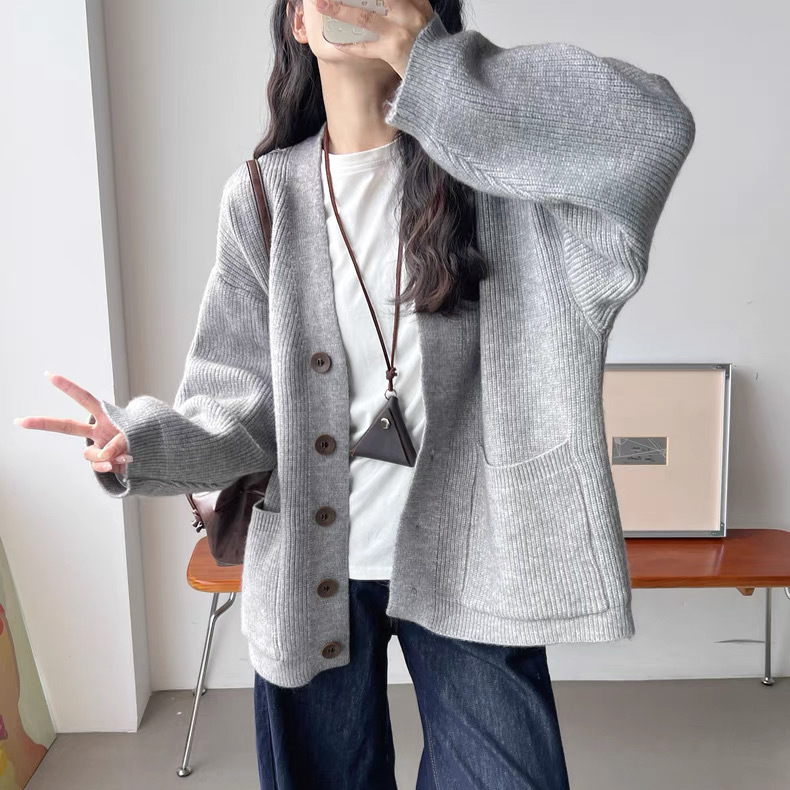 新款慵懒气质针织开衫纽扣口袋毛衣外套女春秋软糯V领宽松中长款|undefined