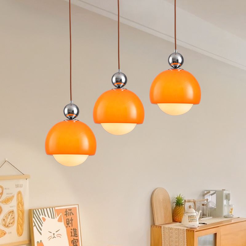 Lámpara de cabecera de cama de aire crema moderna y simple dormitorio principal pasillo balcón lámpara de línea larga tienda de té leche restaurante pequeña lámpara de cama