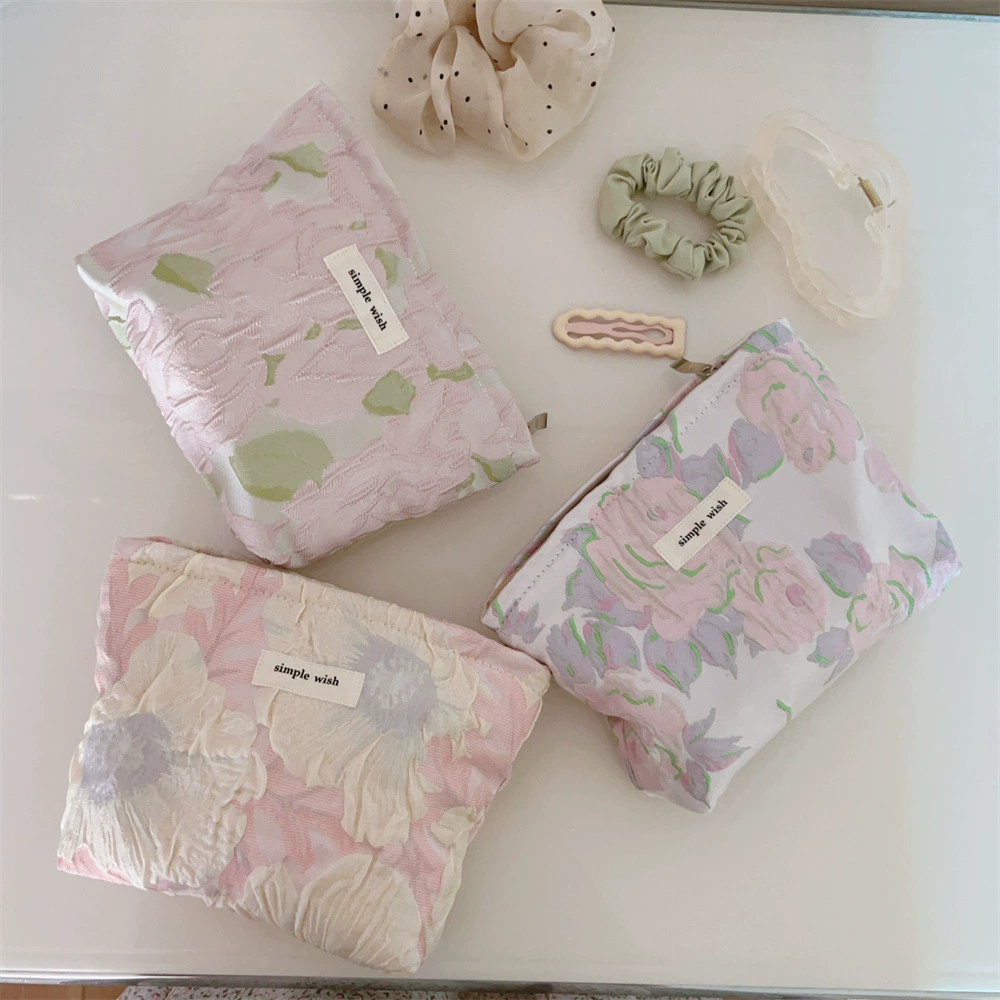 Fuchsia small fresh cute cosmetic bag, storage system with zipper