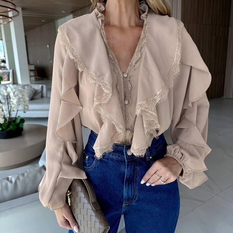 Early autumn French-style chiffon lace blouse with eyelash lace trim, ruffled, loose-fitting, with a gentle drape, suitable for vacation