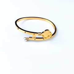 低価格の工場価格の対外貿易のアクセサリの卸売りの新型の彫刻の18kの金のチタンの鋼の女性の金の玉のL家の溝は皮のブレスレットを貼ります