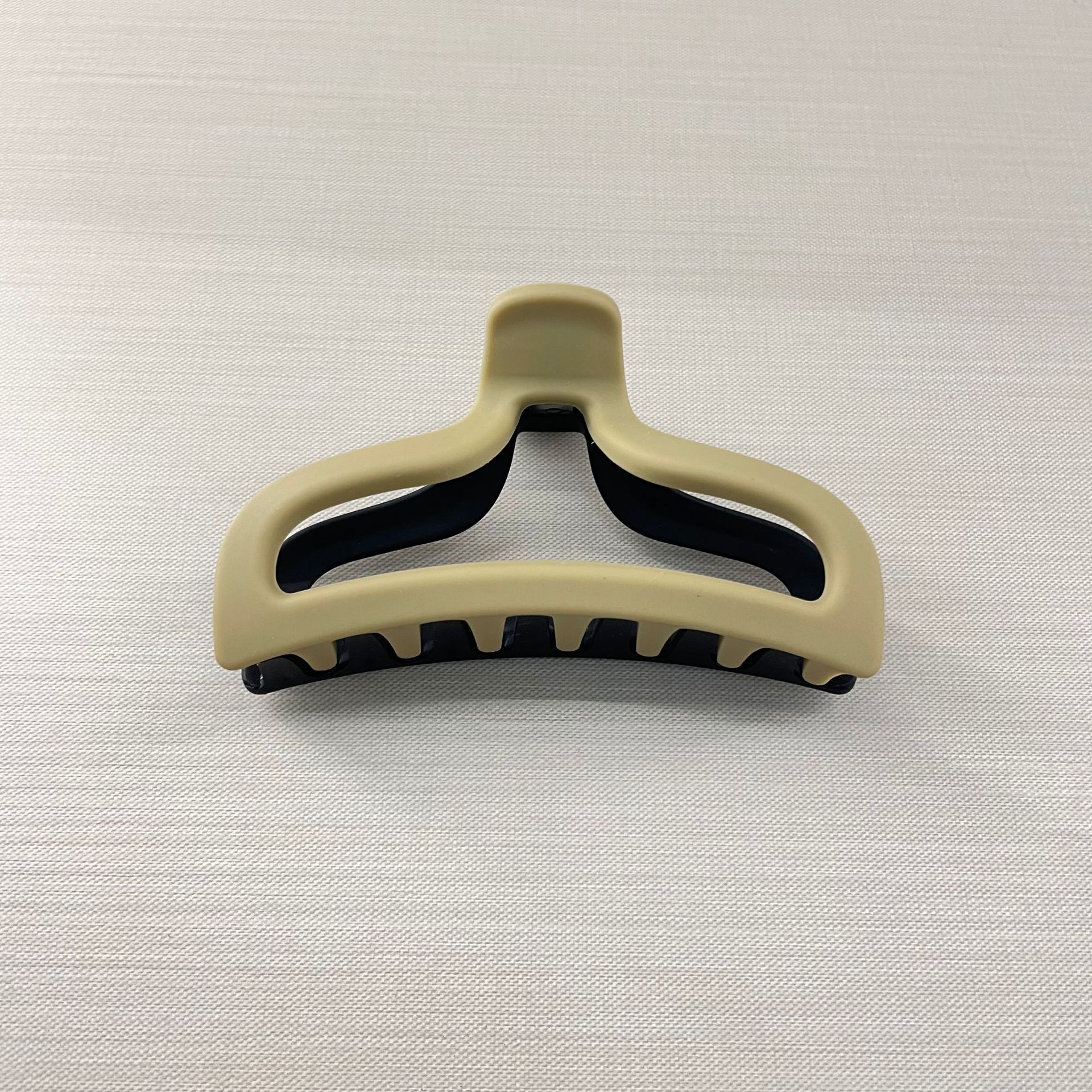 Oufeile superficie de dos colores AB textura esmerilada agarre cuchara trasera femenina alta Cola de Caballo tiburón clip accesorios para el cabello horquilla al por mayor