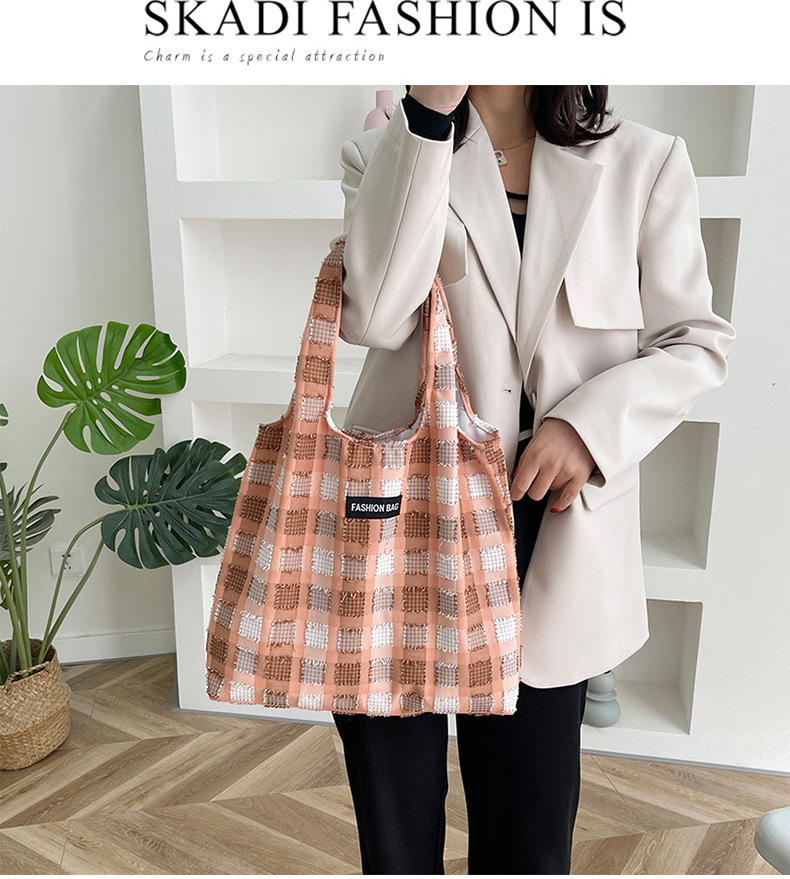 Forest-themed college style artistic girl checkered versatile tote bag, Korean Instagram fresh and cute student class shoulder bag undefined