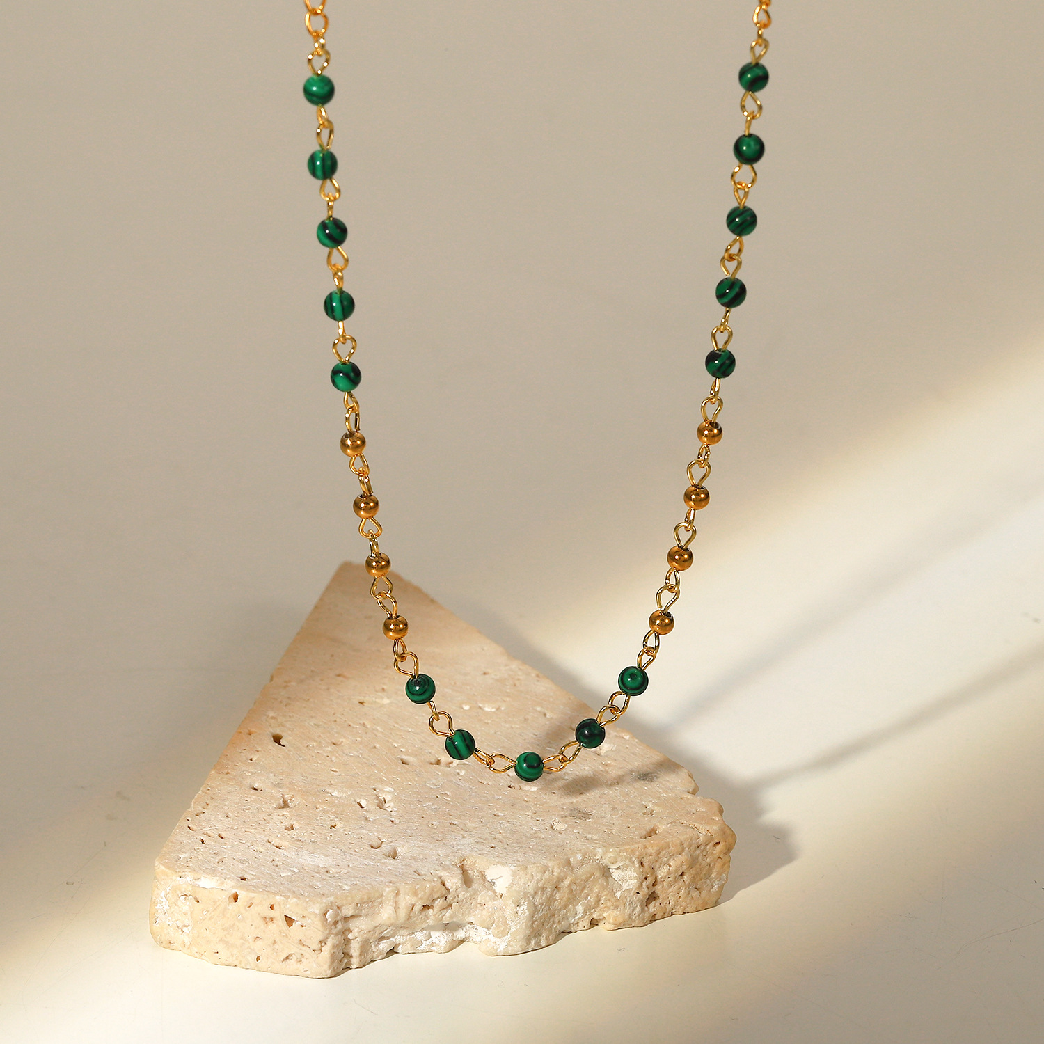 Moda 18k Oro Acero Inoxidable Verde Pavo Real Piedra Perlas Collar Mujeres display picture 1