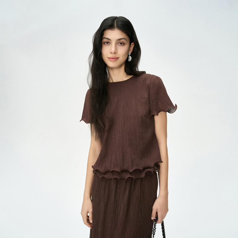 Classic Round Neck Short-Sleeved Shirt for Women 26, New Summer Style, Regular Shoulder, Small Wave Hem Design, Light Luxury and High-End Feel T-Shirt