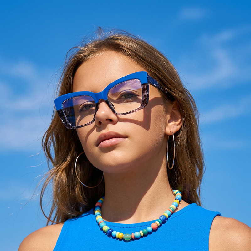 Color-blocked flat glasses, European and American retro trendy thick-frame eyeglasses, stylish beach vacation personalized blue light blocking glasses Color-blocked flat glasses, European and American retro trendy thick-frame eyeglasses, stylish beach vacation personalized blue light blocking glasses