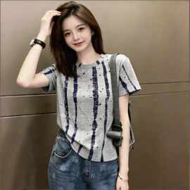 感水墨条纹正肩短袖恤女春夏显瘦棉休闲百搭巨好看上衣女潮