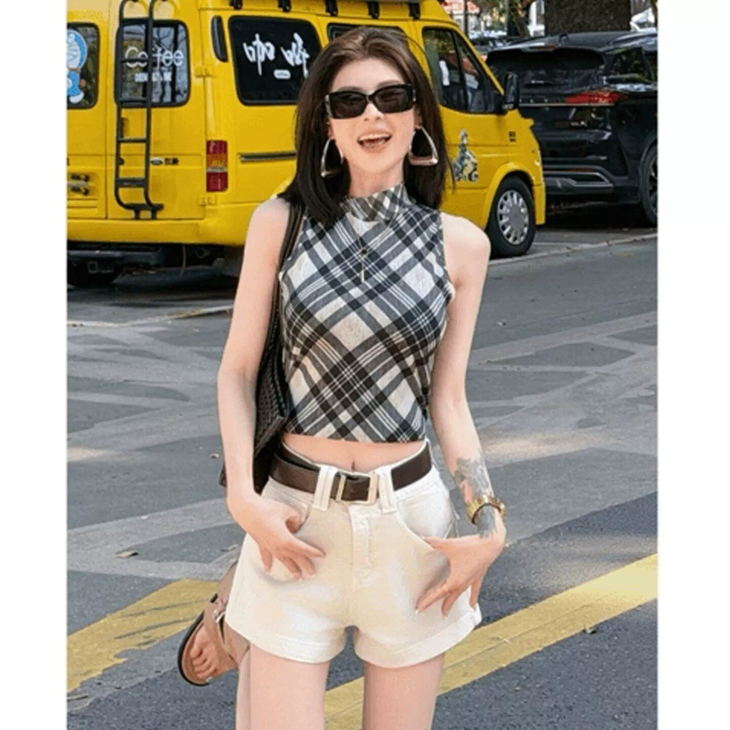 Thai-style exquisite plaid sleeveless vest for women, new summer style, slim fit, flattering, perfect for layering or as a base layer, sexy little top.