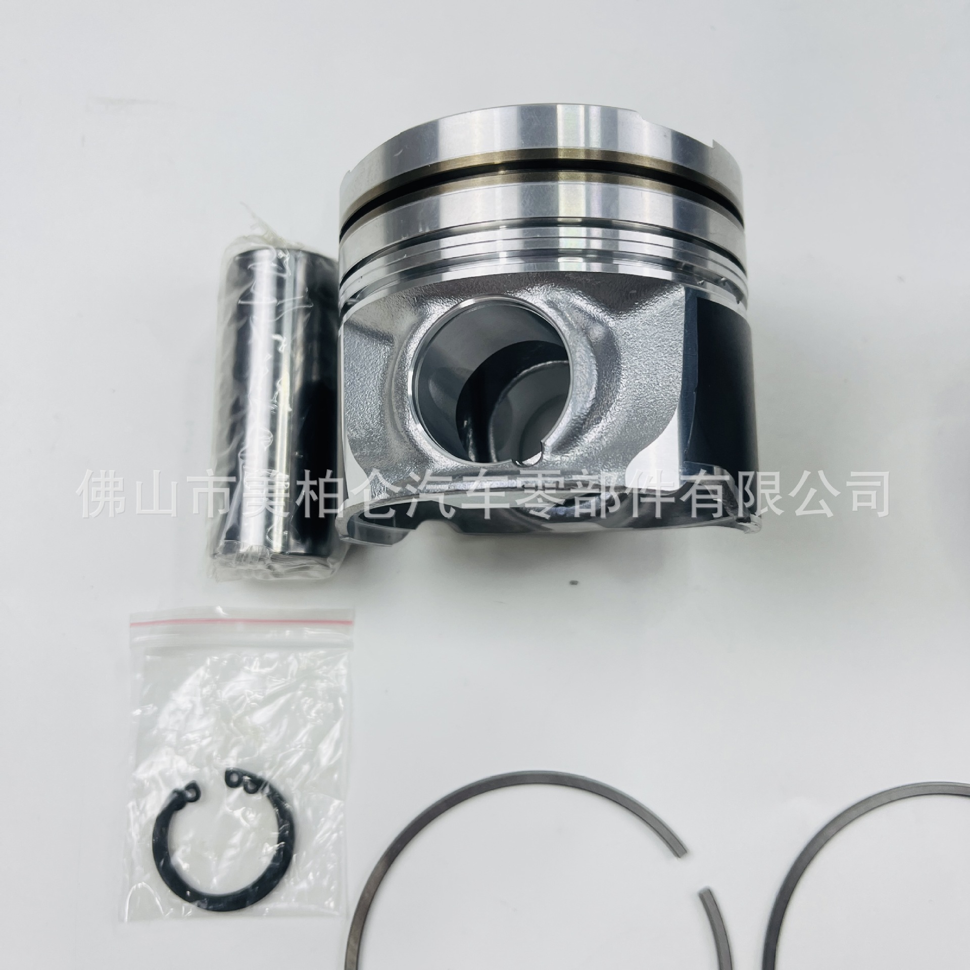 13101‑0W021 13301‑0W010 Piston Assembly for Land Cruiser 1VD‑FTV Diesel Piston