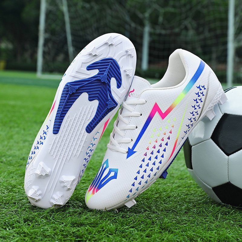 2025 nuevos zapatos de fútbol antideslizantes de clavos largos zapatos de entrenamiento deportivo para hombres y mujeres zapatos deportivos adolescentes al por mayor
