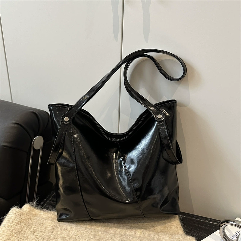 Capacious demi-season universal one-shoulder bag, high-end