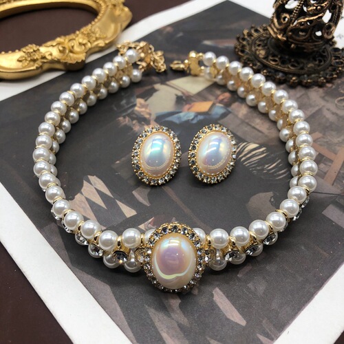 Western Retro Mabe Pearl Necklace Earrings Studs Ear Clip Set Hepburn Style Accessories Cheongsam Dress Necklace Women