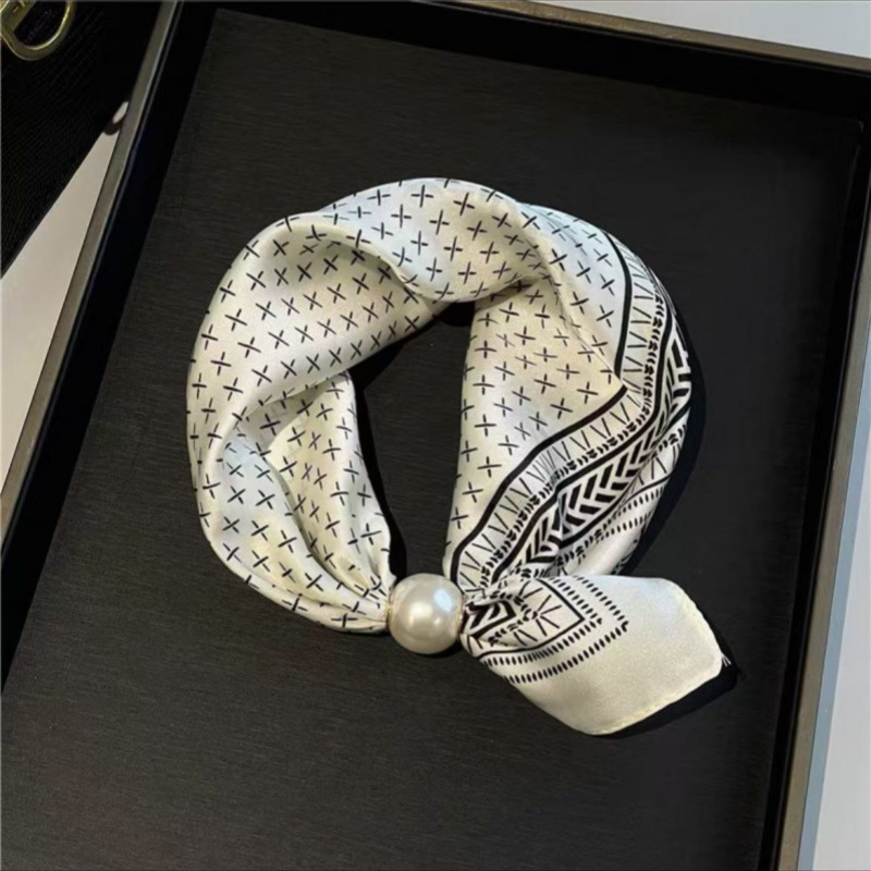 Luxe parelketting met magnetische sluiting voor dames chocker_voghion.com