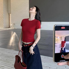 シンプルな丸首のスリム半袖tシャツの女性の夏の短いタイプは痩せています。