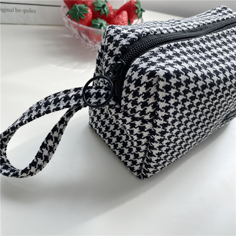 19171 Korean-style woolen checkered artistic pen case, ins Japanese-style storage and organization bag, canvas cosmetic bag, stationery bag undefined