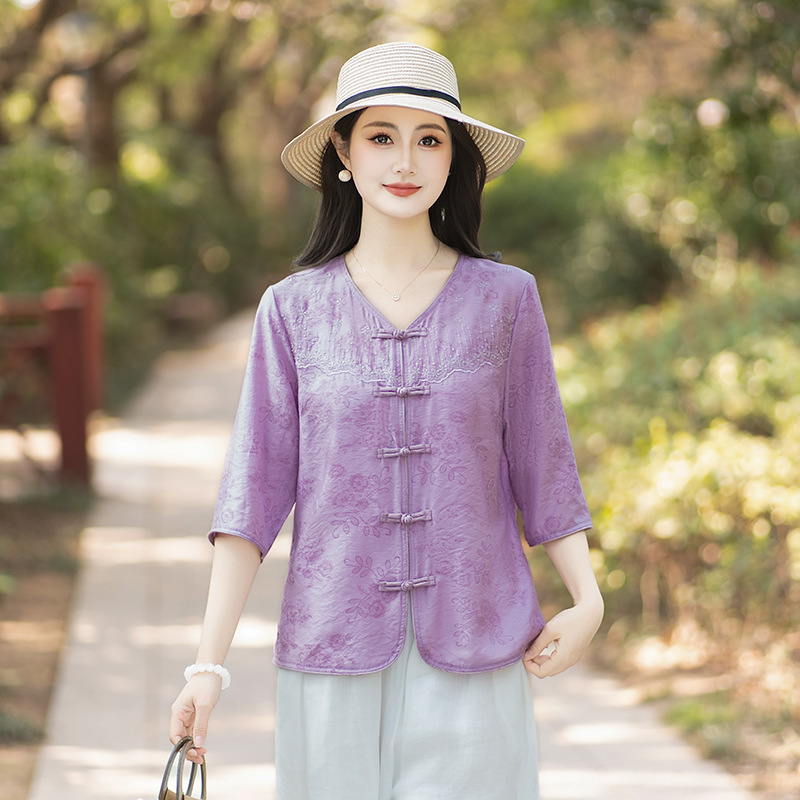 2026 Summer Lightweight Artistic Retro Cardigan with Button Closure, Loose Fit, Slimming, Versatile, Embroidered, Elegant Blouse for Women, New Chinese Style