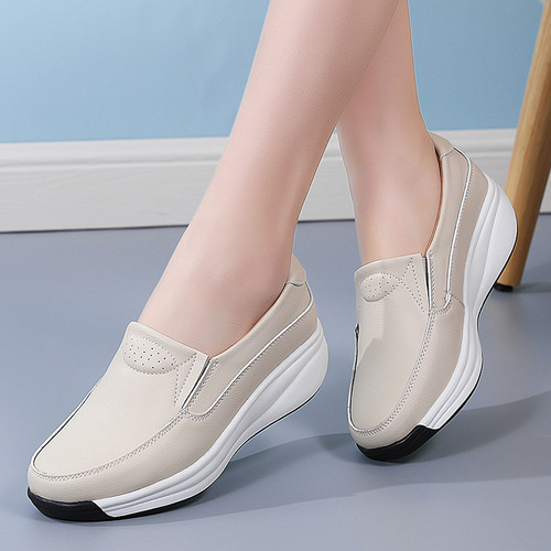 Genuine leather platform thick-soled women's rocking wedge shoes, comfortable shallow mouth, versatile, casual, lazy, waterproof, middle-aged and elderly mother's shoes