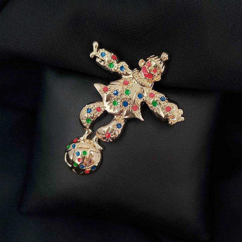 vintage Western Antique Pin Clown Vintage Personality Enamel Ball-stepping Corsage Alloy Doll Brooch Accessories