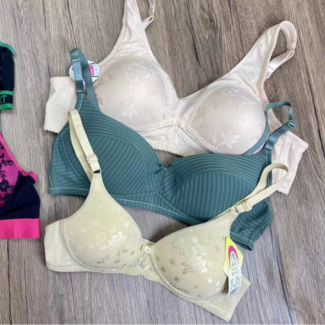 Mamá ropa interior sujetador de tres filas de hebilla delgada de mediana edad sin anillo de acero sujetador de algodón pecho pequeño reunido tamaño mixto sujetador al por mayor