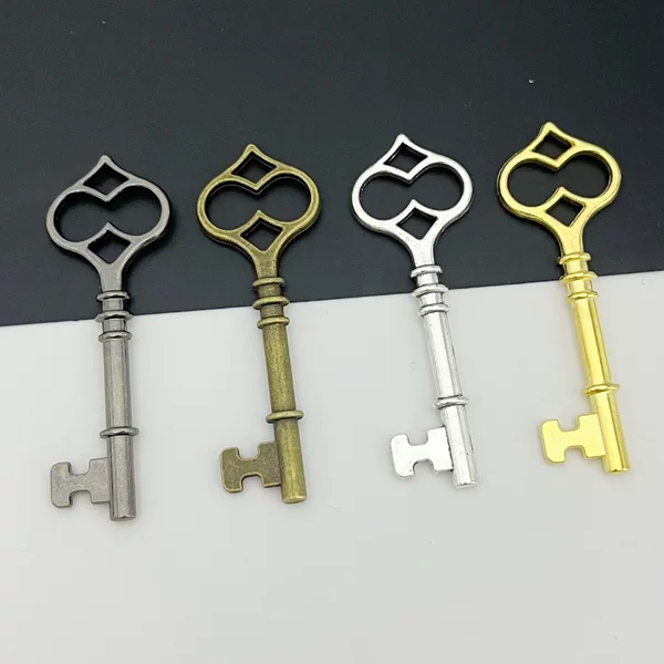 New Antique Silver Alloy Artificial Key Pendant Pendants of Various Shapes DIY Handmade Jewelry Accessories