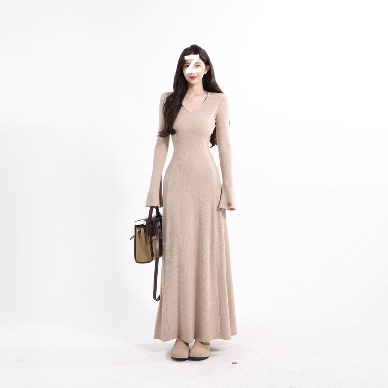 Petite High-End Black Knit Dress Spicy Girl Pure Desire Style Autumn and Winter Coat Inner Base Long Dress Petite High-End Black Knit Dress Spicy Girl Pure Desire Style Autumn and Winter Coat Inner Base Long Dress