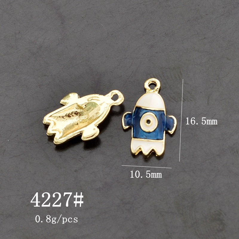 10 Pcs/package Cute Astronaut Rocket Alloy Enamel Plating Pendant Jewelry Accessories display picture 7