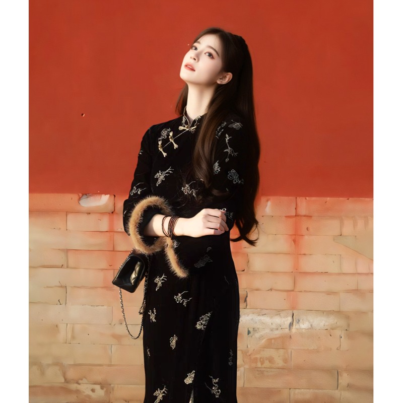 레트로 센스 새로운 중국 스타일 청삼 브론 징 벨벳 슬림 핏 원피스 가을 겨울 2024