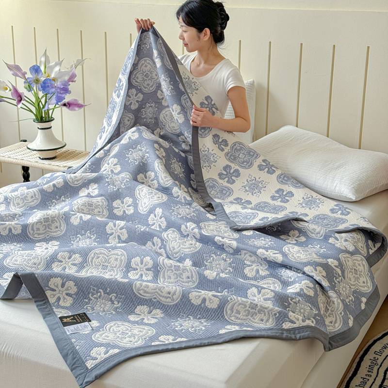 파란색 네잎 꽃