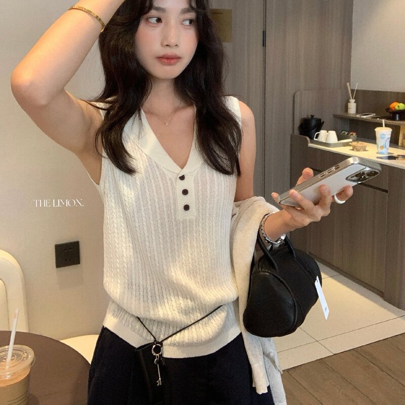 The Lemon Lemon Green Tea 2026 Summer V-Neck Cable Knit Sweater Women's Button Versatile Top Knit Vest The Lemon Lemon Green Tea 2026 Summer V-Neck Cable Knit Sweater Women's Button Versatile Top Knit Vest