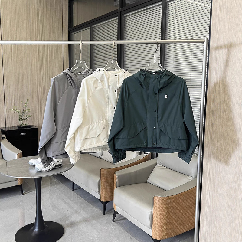 Hong Kong-funded niche designer women's short loose-fit three-dimensional drop-shoulder windproof jacket Hong Kong-funded niche designer women's short loose-fit three-dimensional drop-shoulder windproof jacket