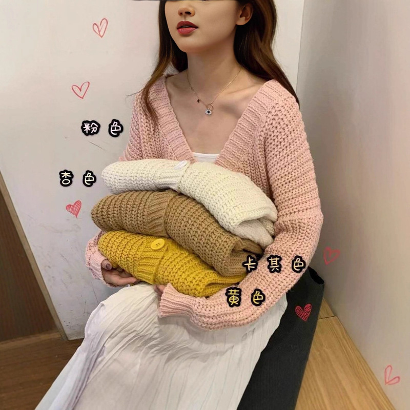 2026 New Sweet and Cute College-Style Girls' Tops, Loose-Fitting Short Long-Sleeve Single-Button Knit Cardigan