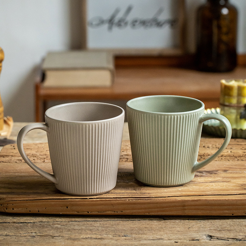 Dos paquetes Xiwu Creative Relief Couple Cup Fabricantes Suministro de tazas de café de cerámica para el hogar Tazas de agua Tazas