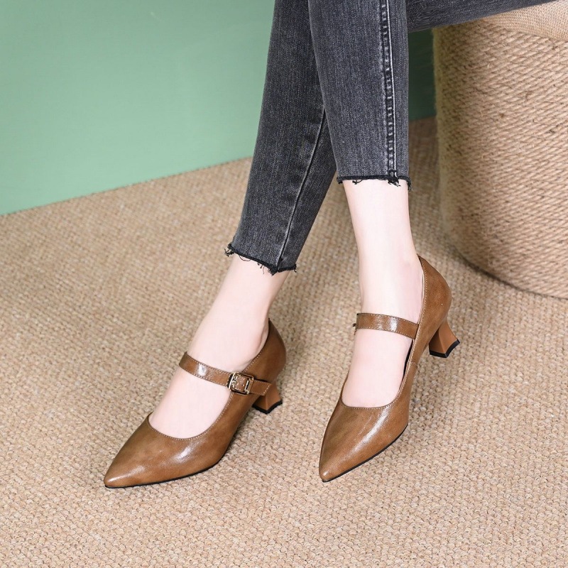 Primavera y verano nuevos zapatos negros de mujer de tacones agudos con tacones altos zapatos de trabajo de viaje profesionales para mujeres